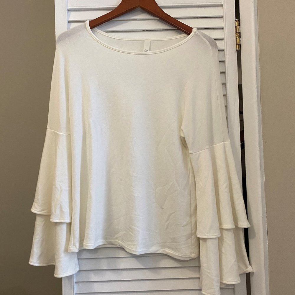 Good Condition Jolie Ivory Bell-Sleeve Top